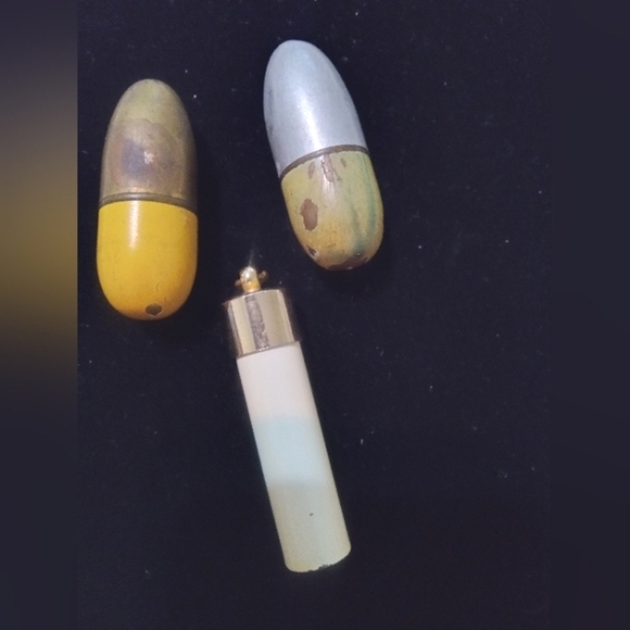 Vintage Sewing Etui Lot 2 Thread Holders 1 Needle Holder No Thimbles Well Loved - Picture 4 of 5